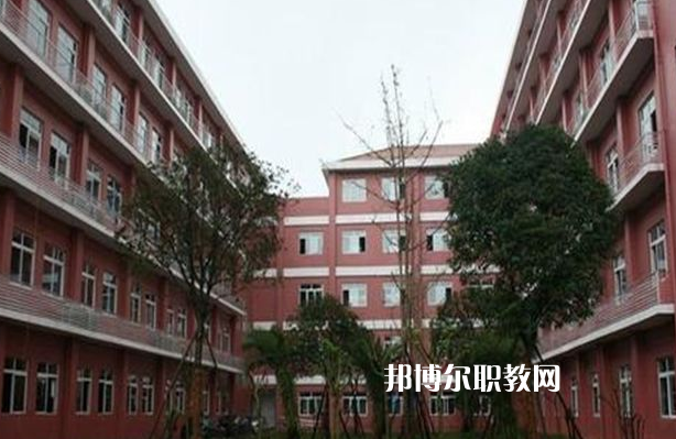 云南國(guó)防技校2022年學(xué)費(fèi)、收費(fèi)多少