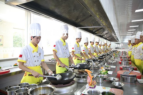 河北旅游管理中等專業(yè)學(xué)校2022年招生辦聯(lián)系電話