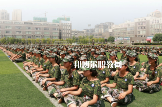 四川宜賓南溪職業(yè)技術(shù)學校2022年招生辦聯(lián)系電話