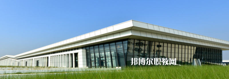 成都交通高級(jí)技工學(xué)校2022年學(xué)費(fèi)、收費(fèi)多少