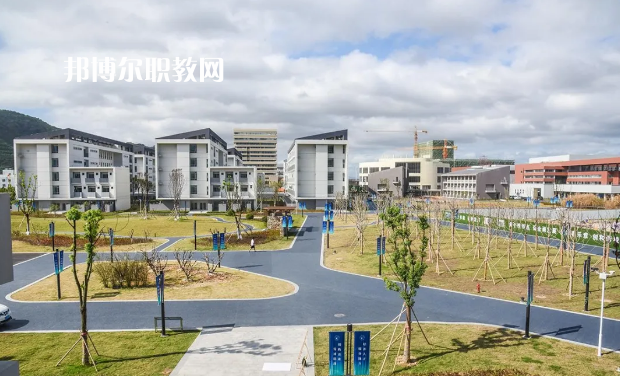 玉溪工業(yè)財(cái)貿(mào)學(xué)校2022年報(bào)名條件、招生要求、招生對象