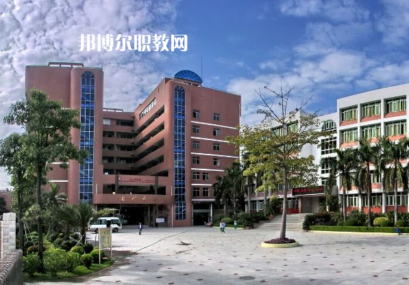 玉溪工業(yè)財貿(mào)學校2022年招生簡章