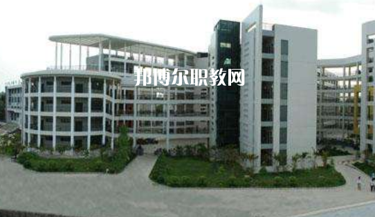 成都中醫(yī)藥大學(xué)附屬學(xué)校龍泉校區(qū)怎么樣、好不好