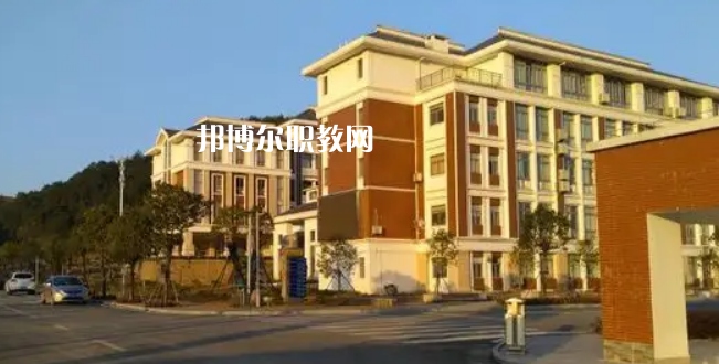 福建閩北衛(wèi)生學(xué)校2022年報名條件、招生要求、招生對象