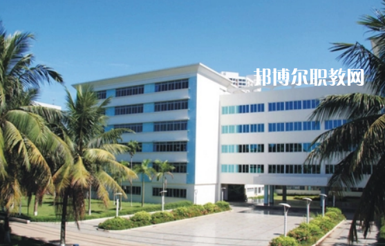 海南省衛(wèi)生學(xué)校2022年報名條件、招生要求、招生對象