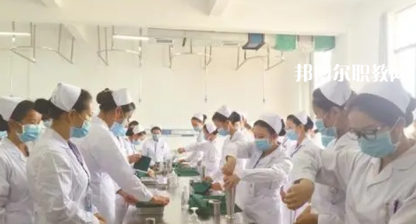新疆喀什地區(qū)衛(wèi)生學校2022年有哪些專業(yè)