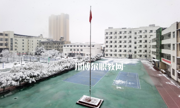 武漢第二衛(wèi)生學(xué)校2022年報(bào)名條件、招生要求、招生對(duì)象