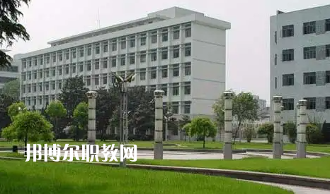 湖北旅游學(xué)校2022年報(bào)名條件、招生要求、招生對象