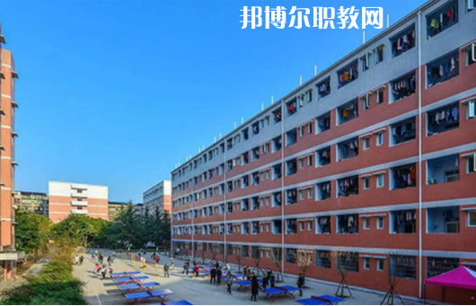 四川育英醫(yī)養(yǎng)科技技工學(xué)校2022年怎么樣、好不好