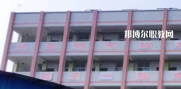 威遠縣聯(lián)想職業(yè)技術(shù)學(xué)校2023年報名條件、招生要求、招生對象