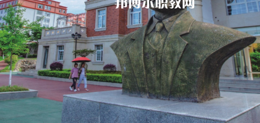 綿陽交通高級技工學校地址在哪里，哪個地區(qū)，哪個城市?