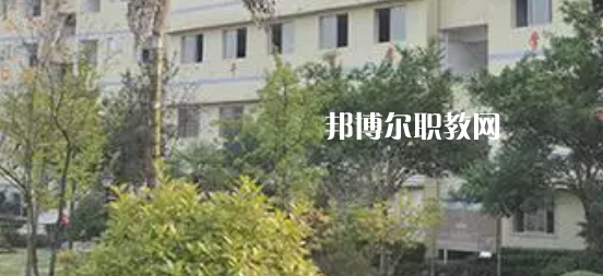 重慶市三峽職業(yè)技工學(xué)校地址在哪里，哪個(gè)地區(qū)，哪個(gè)城市?