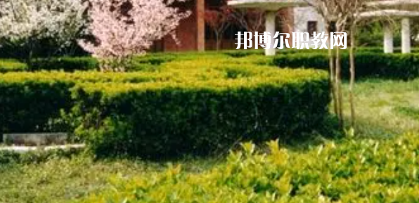 江蘇印刷技工學(xué)校地址在哪里，哪個(gè)地區(qū)，哪個(gè)城市?