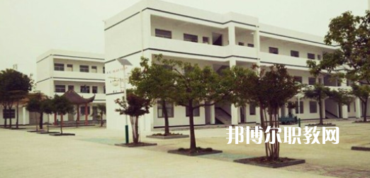 盱眙縣東方職業(yè)高級中學(xué)地址在哪里，哪個地區(qū)，哪個城市?