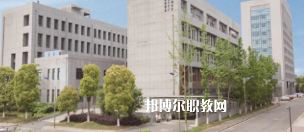 江蘇省邗江中等專業(yè)學校地址在哪里，哪個地區(qū)，哪個城市?