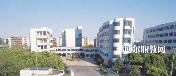 2023寧波市職教中心學(xué)校多少錢 寧波市職教中心學(xué)校各專業(yè)學(xué)費收費標準