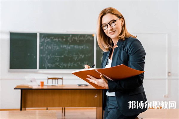 河南外貿(mào)學(xué)校有哪些招生專(zhuān)業(yè)（2023年）