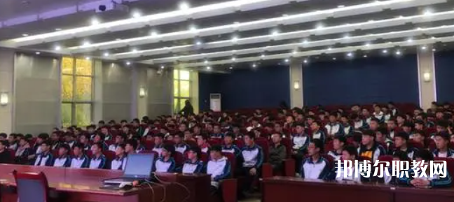 秦皇島市中等專業(yè)學(xué)校地址，乘車路線