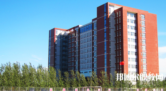 保定市科技中等專業(yè)學(xué)校地址，乘車路線