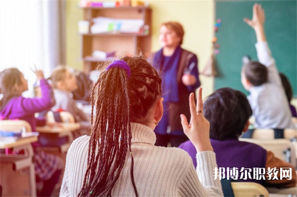 河北哪里的技工學校能讀工業(yè)機器人技術(shù)專業(yè)