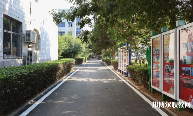 鄭州新華中等專業(yè)學校網站網址主頁