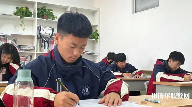 2023鄭州創(chuàng)新科技中等專業(yè)學校招生計劃 招生人數(shù)是多少(附要求、條件、對象)