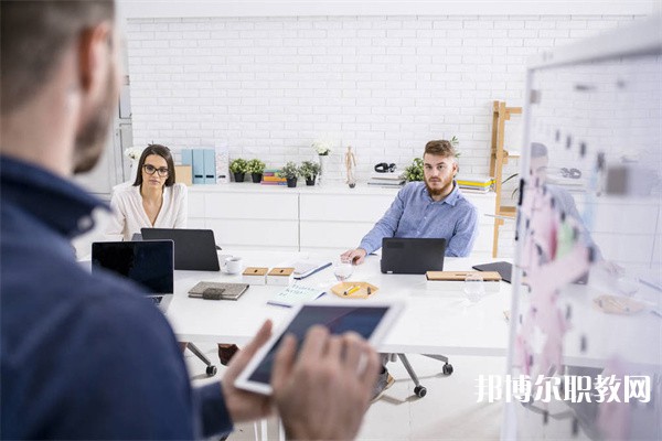 湖北哪里的中專學(xué)校能讀導(dǎo)游服務(wù)專業(yè)專業(yè) 湖北哪里的中專學(xué)校能讀導(dǎo)游服務(wù)專業(yè)專業(yè)