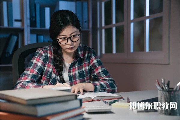 湖北哪里的中職學(xué)校能讀物業(yè)管理專業(yè) 湖北哪里的中職學(xué)校能讀物業(yè)管理專業(yè)