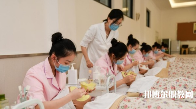 重慶2024年中專學校有什么專業(yè)適合女生