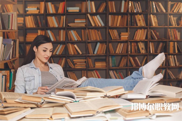 湖南哪里的中職學(xué)校能讀數(shù)控加工專業(yè) 湖南哪里的中職學(xué)校能讀數(shù)控加工專業(yè)