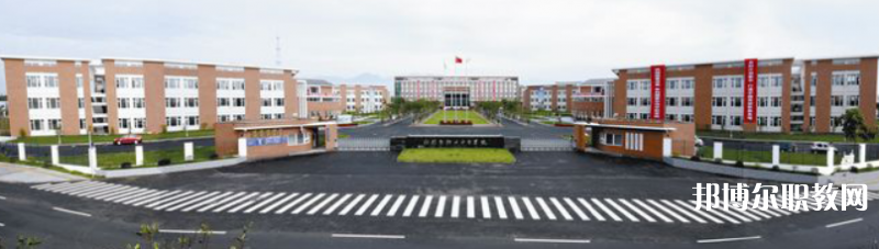 四川2024年沒有畢業(yè)證可不可以讀中專學校