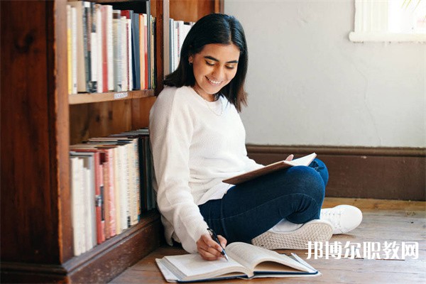 廣東哪里的職業(yè)學(xué)校能讀旅游英語專業(yè) 廣東哪里的職業(yè)學(xué)校能讀旅游英語專業(yè)