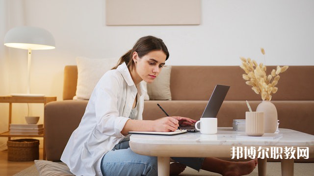 廣東哪里的職業(yè)學(xué)校能讀藝術(shù)教育專業(yè) 廣東哪里的職業(yè)學(xué)校能讀藝術(shù)教育專業(yè)