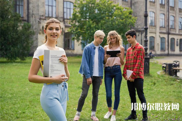 廣東哪里的職業(yè)學(xué)校能讀導(dǎo)游服務(wù)專業(yè) 廣東哪里的職業(yè)學(xué)校能讀導(dǎo)游服務(wù)專業(yè)