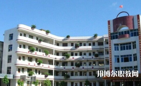 2024玉林市龍池職業(yè)技術(shù)學(xué)校招生計(jì)劃 招生人數(shù)是多少(附要求、條件、對象)