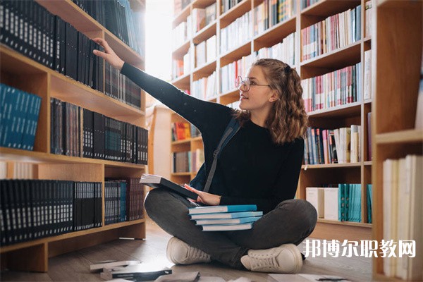 廣西哪里的中職學(xué)校能讀計算機(jī)運(yùn)用專業(yè) 廣西哪里的中職學(xué)校能讀計算機(jī)運(yùn)用專業(yè)