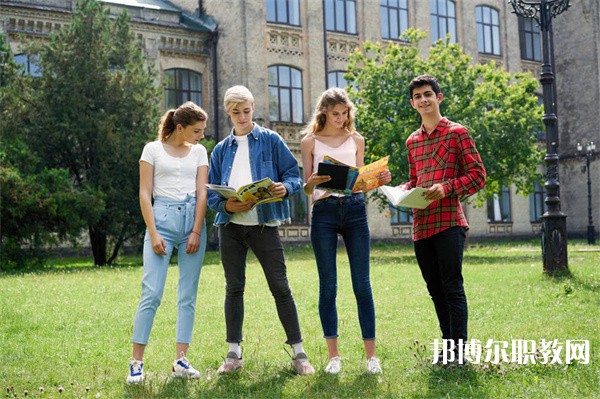 四川哪里的職教中心能讀建筑裝飾專業(yè) 四川哪里的職教中心能讀建筑裝飾專業(yè)