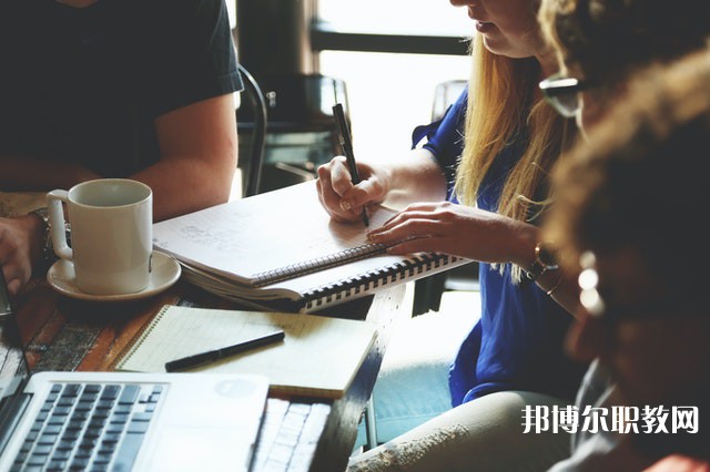 四川哪里的職業(yè)中學(xué)能讀電子技術(shù)應(yīng)用專業(yè) 四川哪里的職業(yè)中學(xué)能讀電子技術(shù)應(yīng)用專業(yè)