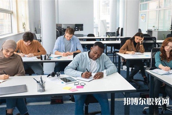 四川哪里的職業(yè)中學(xué)能讀建筑專業(yè) 四川哪里的職業(yè)中學(xué)能讀建筑專業(yè)