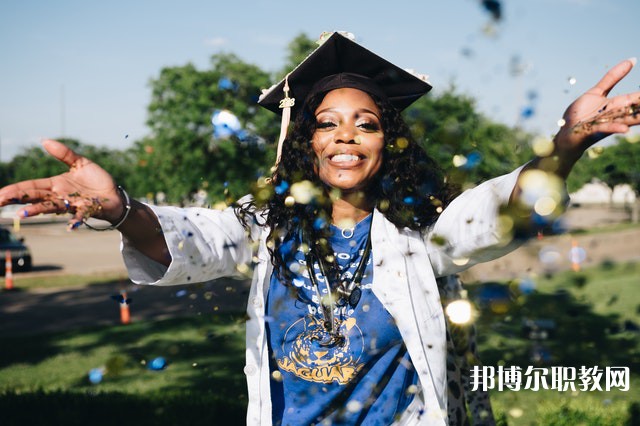 四川哪里的職業(yè)中學(xué)能讀計(jì)算機(jī)管理專業(yè) 四川哪里的職業(yè)中學(xué)能讀計(jì)算機(jī)管理專業(yè)