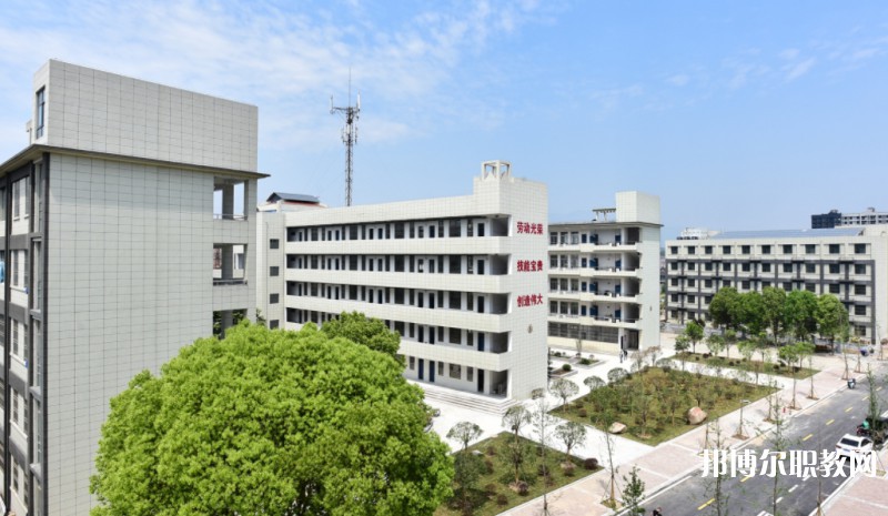 安徽天柱山旅游學(xué)校2025年學(xué)費、收費多少