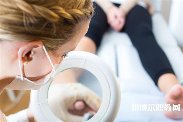 貴州哪里的職業(yè)中學(xué)能讀新能源汽車運(yùn)用與維修專業(yè) 貴州哪里的職業(yè)中學(xué)能讀新能源汽車運(yùn)用與維修專業(yè)