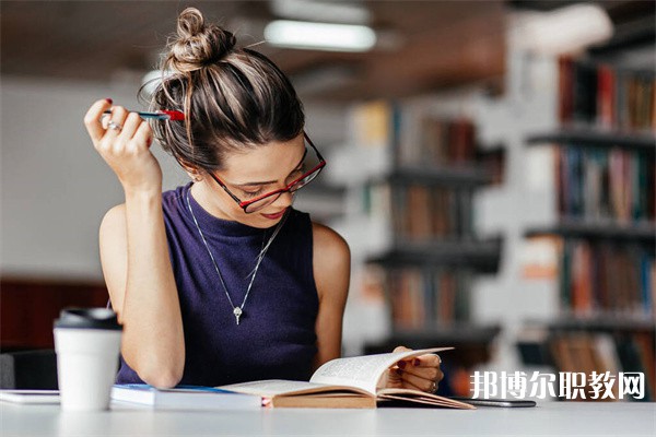 貴州哪里的中專(zhuān)學(xué)校能讀戲劇表演專(zhuān)業(yè) 貴州哪里的中專(zhuān)學(xué)校能讀戲劇表演專(zhuān)業(yè)