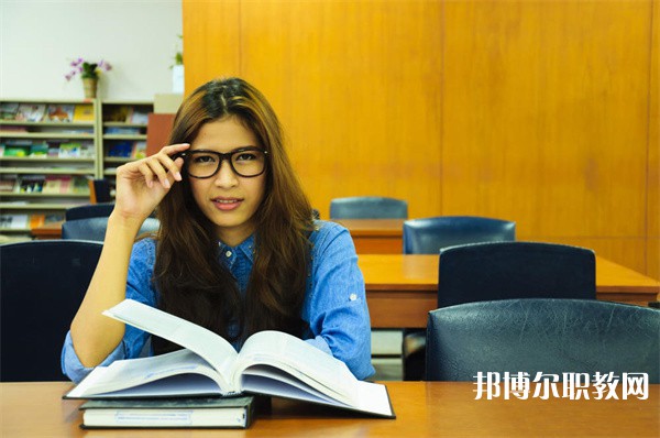 貴州哪里的中職學(xué)校能讀信息技術(shù)專業(yè) 貴州哪里的中職學(xué)校能讀信息技術(shù)專業(yè)