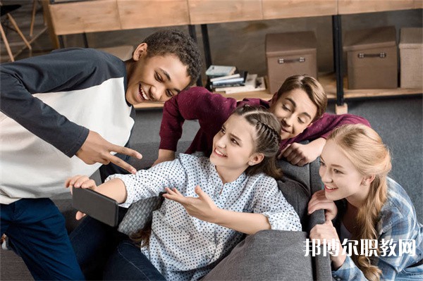 云南哪里的中專學(xué)校能讀區(qū)域地質(zhì)調(diào)查及礦產(chǎn)普查專業(yè)專業(yè)