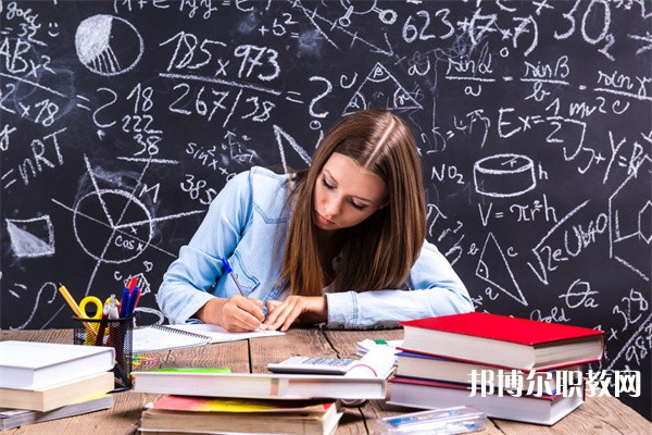 云南哪里的中專學(xué)校能讀建筑裝飾專業(yè) 云南哪里的中專學(xué)校能讀建筑裝飾專業(yè)