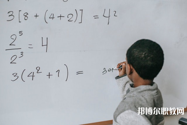 云南哪里的技工學校能讀物流服務與管理專業(yè) 云南哪里的技工學校能讀物流服務與管理專業(yè)