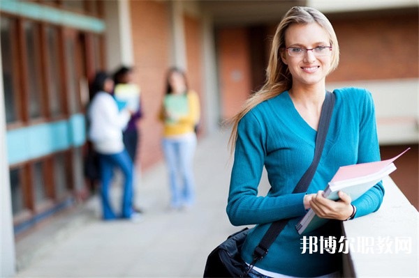 云南哪里的職業(yè)中學(xué)能讀高星級飯店運(yùn)營與管理專業(yè) 云南哪里的職業(yè)中學(xué)能讀高星級飯店運(yùn)營與管理專業(yè)