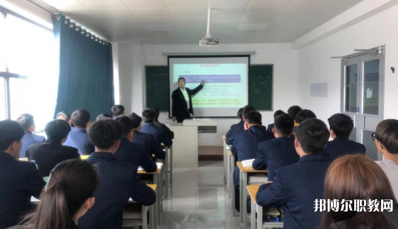 甘肅2025年鐵路學(xué)校開設(shè)有哪些課程