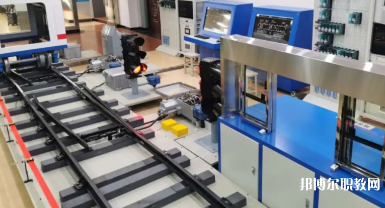 甘肅2025年鐵路學校什么專業(yè)適合女生